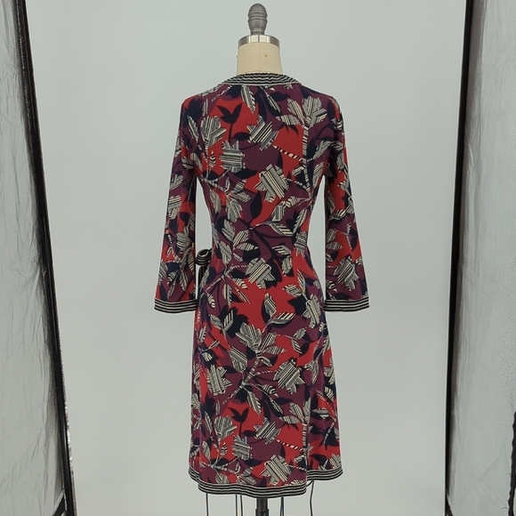 01410 BCGBMaxazria Floral Wrap Knit Dress Red Purple XS preppy Business casual - Picture 2 of 7